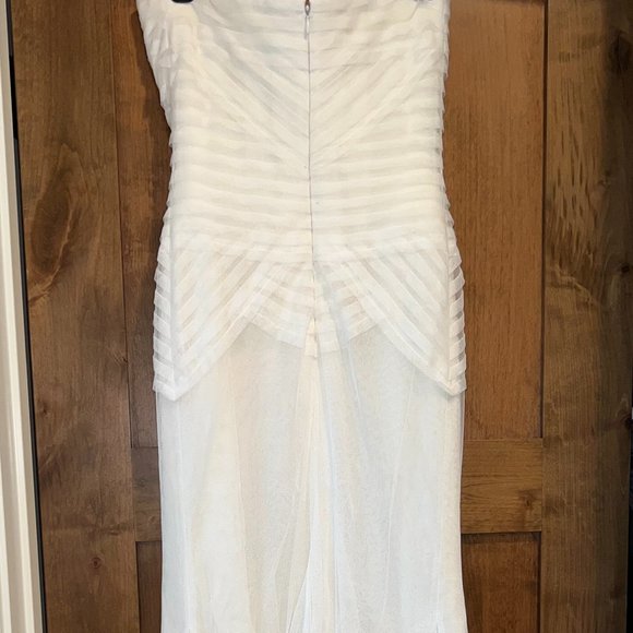 Vera Wang Wedding Dress Size 8 Altered to Size 2/4 - Picture 7 of 9